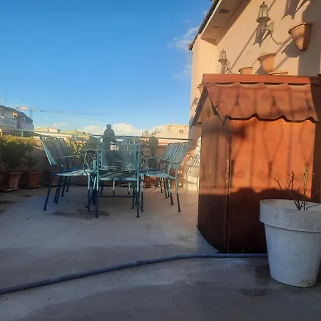 Quakey Luxury Rooftop * Rome